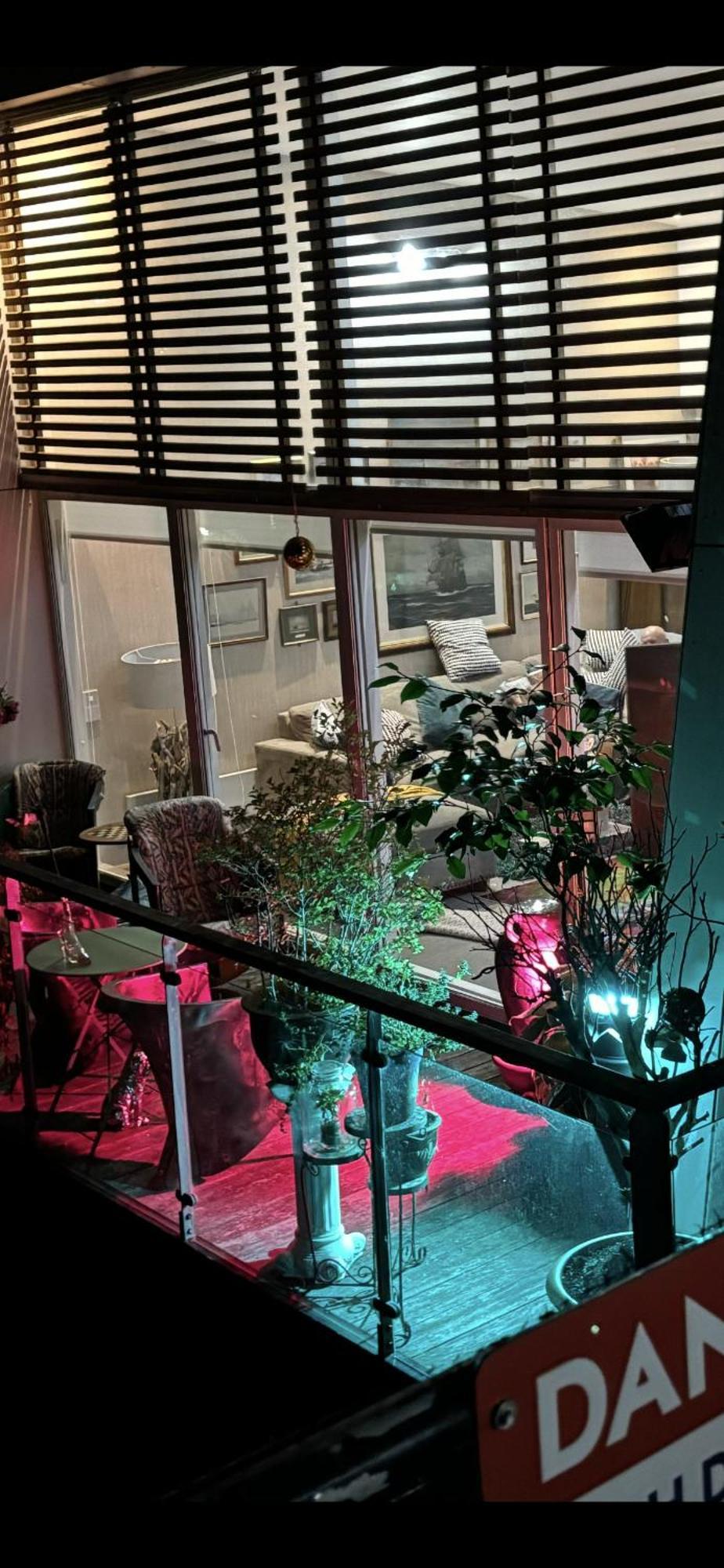 Float Uniquely On Waterfront On Our High End 8 Berth Houseboat Liverpool