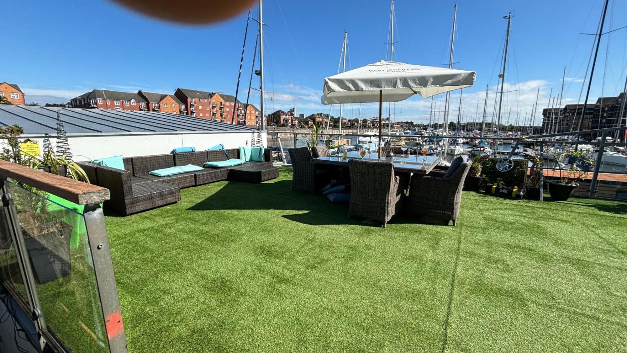 Float Uniquely On Waterfront On Our High End 8 Berth Houseboat Liverpool